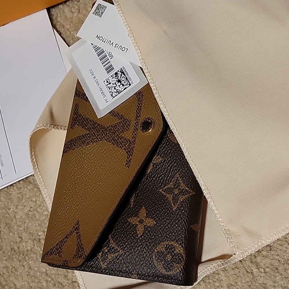 Louis Vuitton Brand New Sarah Wallet